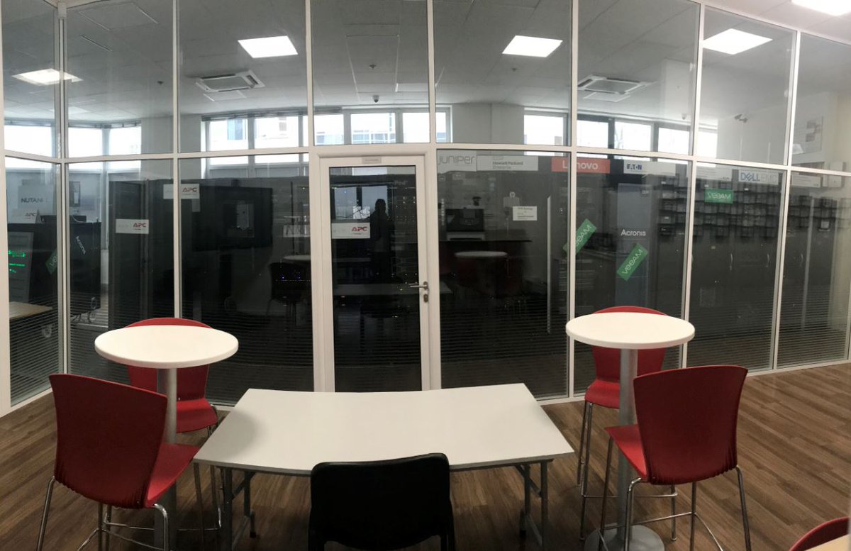 TDSYNNEX_France's tweet photo. Focus Business Solution Center: venez découvrir la #solution de #stockage hyperconvergé VmWare Vsan, leader du marché.  Les équipes du BSC vous attendent ! Vous aurez la possibilité de faire des POC démo sur un #cluster quatre nœuds. #TechData #TechDataFrance @VMware_Fr #Data https://t.co/ucZoApgWNn