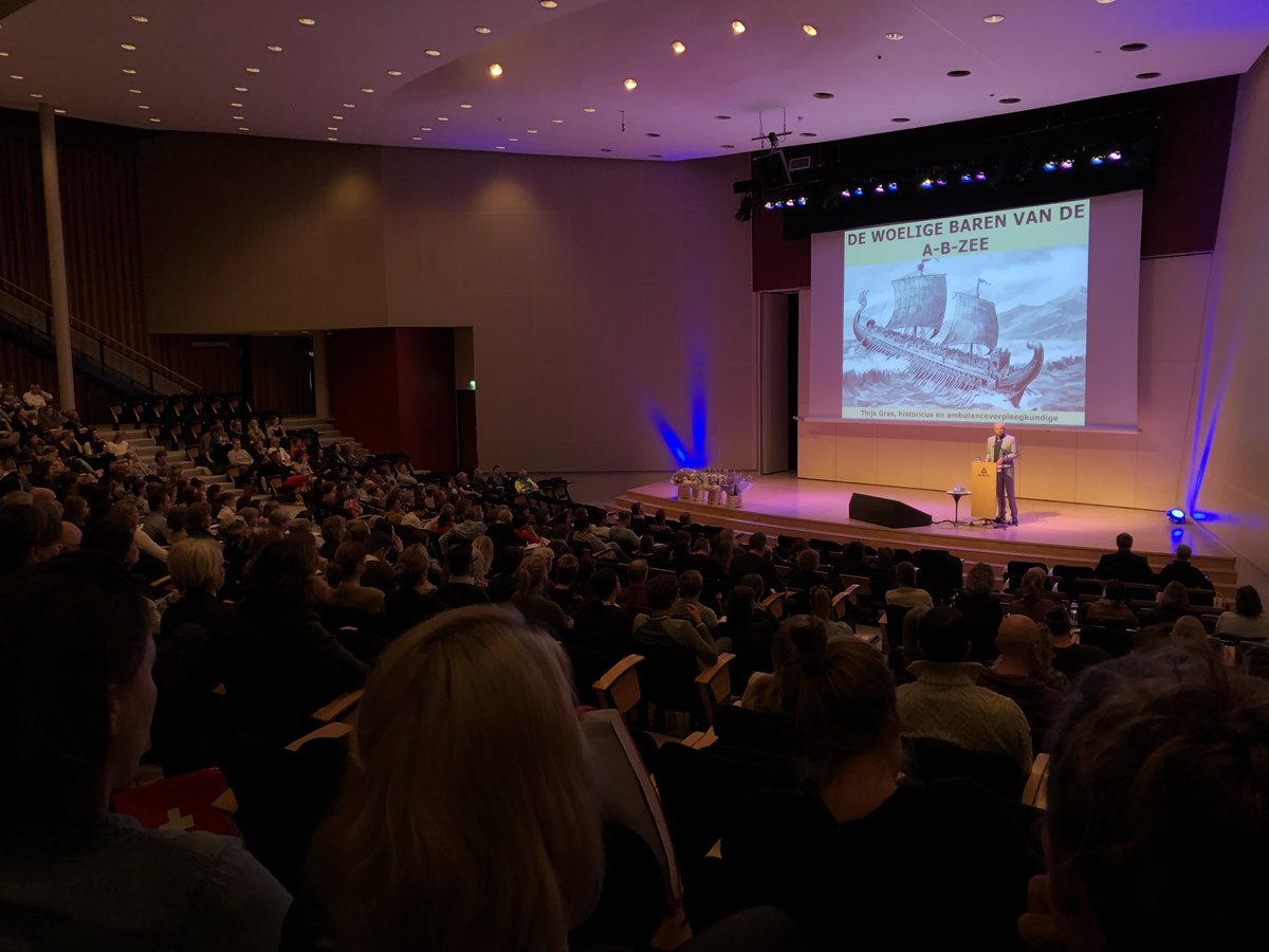 WesRotterdam's tweet photo. Hoe zit dat precies. De historische ontwikkeling van de acute zorg en daarbij behorende protocollen zoals het abcd. Drs. Gras verteld het ons. https://t.co/wUgKhLVVjb