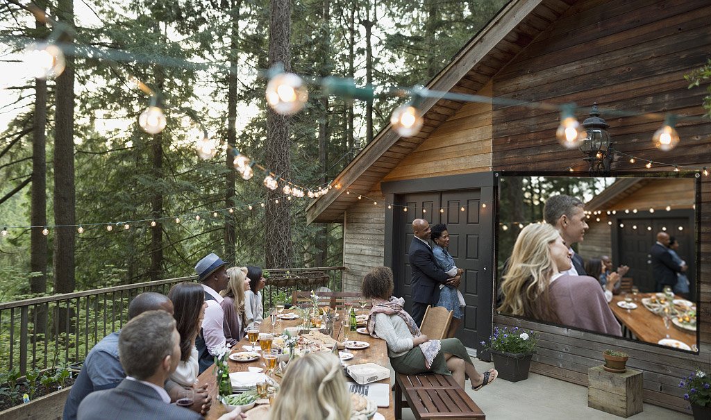 Ada_SmartN's tweet photo. Holiday is coming! Outdoor with friend party! Screen Mirroring photos, a movie from your smartphone.
Now you need our a Pico Smart https://t.co/vt5RBn7jnE