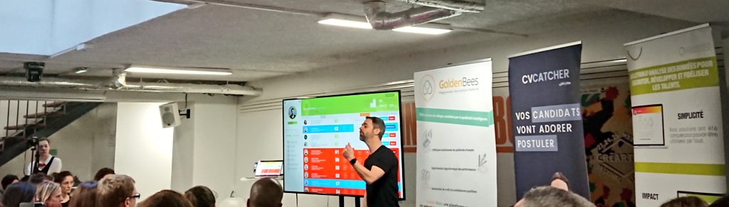 Dorian__PL's tweet image. #LearningBreakfast David Bernard de @AssessFirst nous fait la démo du Magic Button 🔮