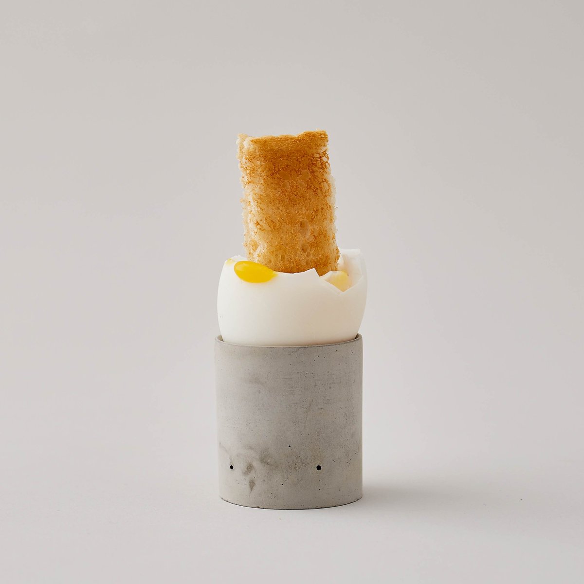 Soldiering On.
.
Simple Shape
'A collection of things from Great Britian & Ireland'
#simpleshape #simplethings #simplepleasures #madeinGB #shopindependent #madebyhand #craft #eggs #eggsforbreakfast #eggandtoast #eastergifts #concrete
