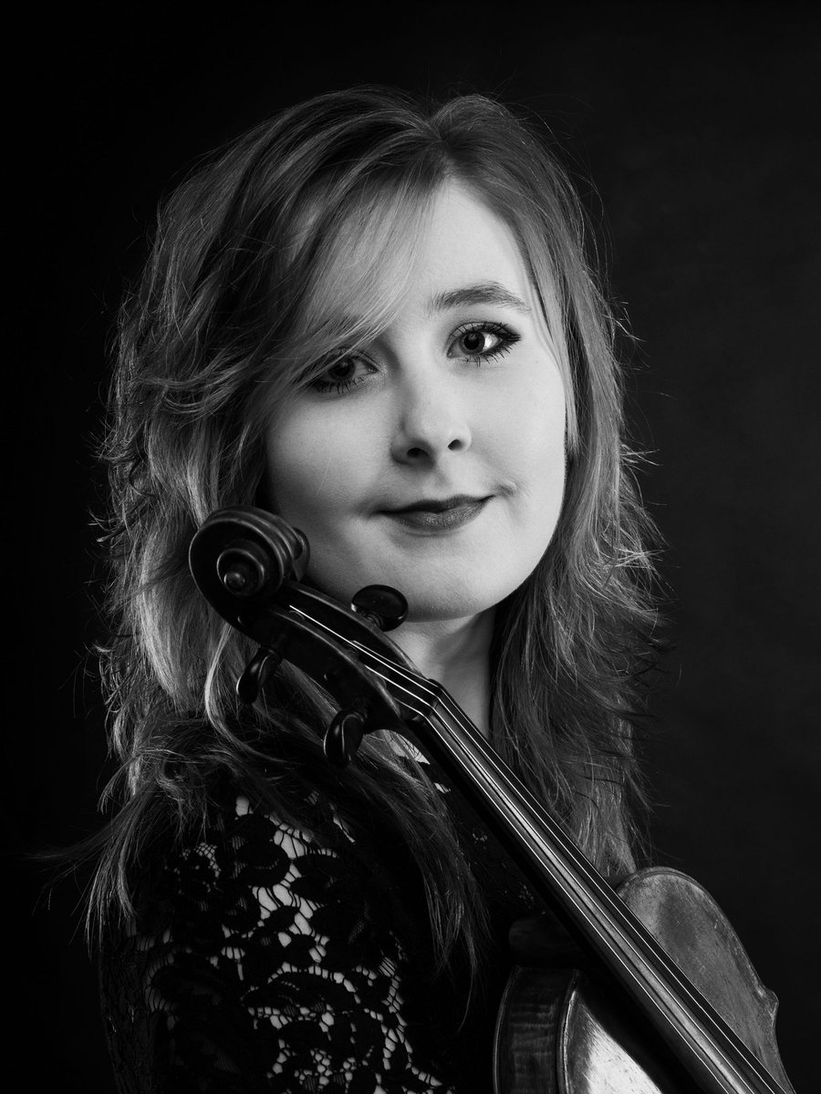 #portrait of a violinist -> sewellshouse.co.uk/blog/2018/03/p…

@ElinchromLTD lights from <a href="/TheFlashCentre/">TheFlashCentre</a> 

#photoshoot #photography #photographylovers #blackandwhitephotography #Studio