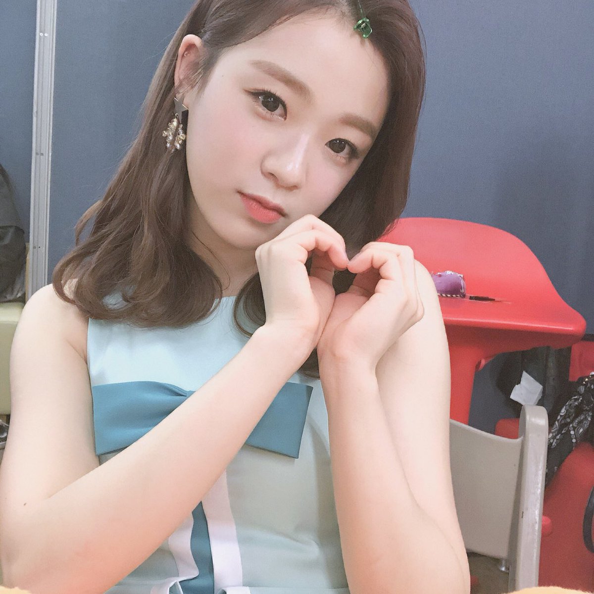 APRIL_DSPmedia's tweet photo. [#진솔]
파인에플나라의 진솔이💐🌼💚
오늘의 할 일! 엠카본방사수!
#에이프릴 #APRIL #TheBlue #파랑새 https://t.co/5fLmNhU3fG