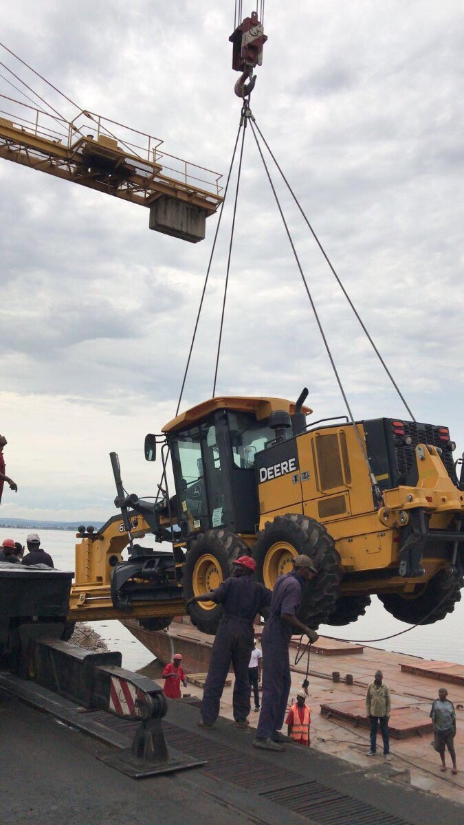 DEM_Group's tweet photo. New @JohnDeere Grader 670G delivered to Kisangani, DRC.
Congratulations to DEM DR Congo !
#DEMGroup #DEMDRC #JohnDeere https://t.co/CIZQbbAS0S