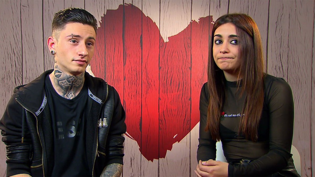 MedInfinityES's tweet photo. Polémica con el 'tweking' en #FirstDates597: ¿un baile con el que "luchar contra el machismo" o una provocación? https://t.co/8WAw07LnF8 https://t.co/yBcGD04TU9