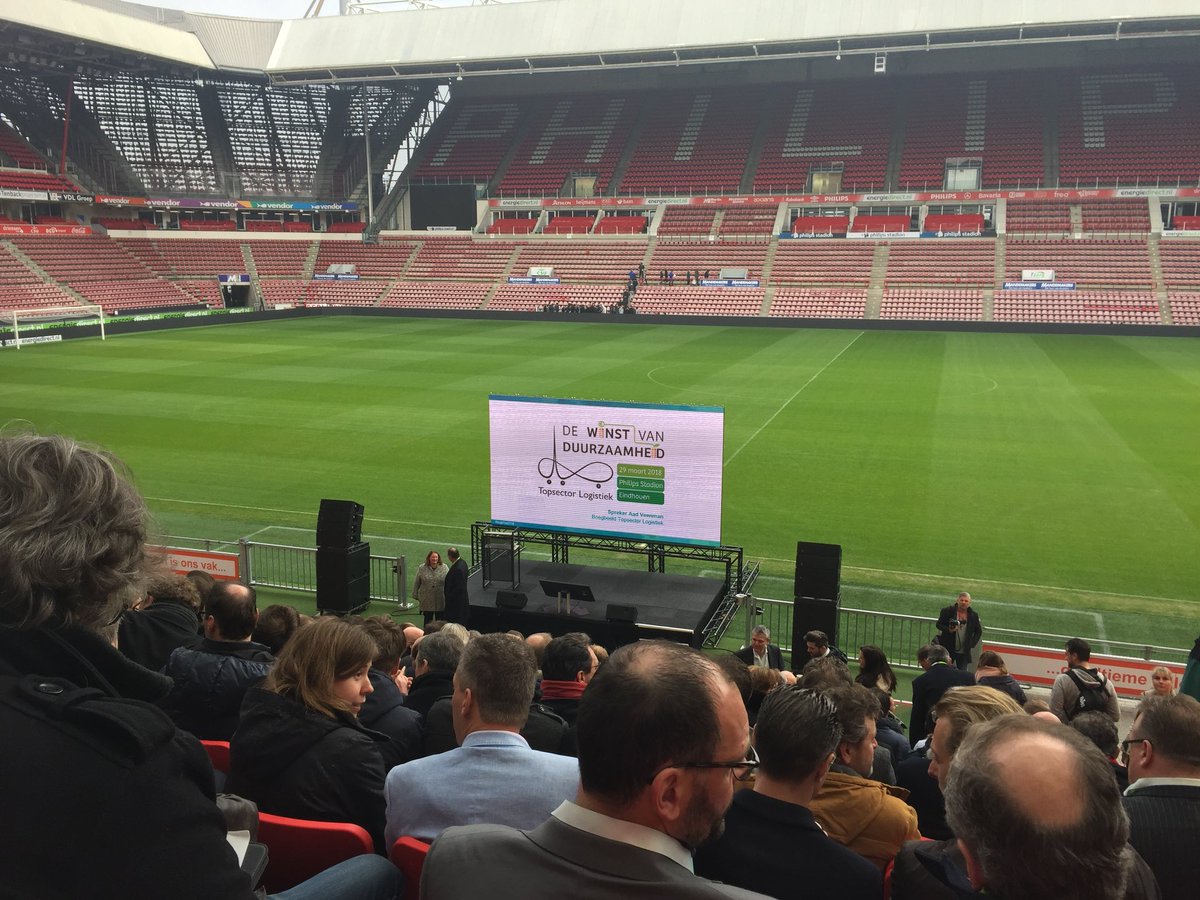 12Return tweet media