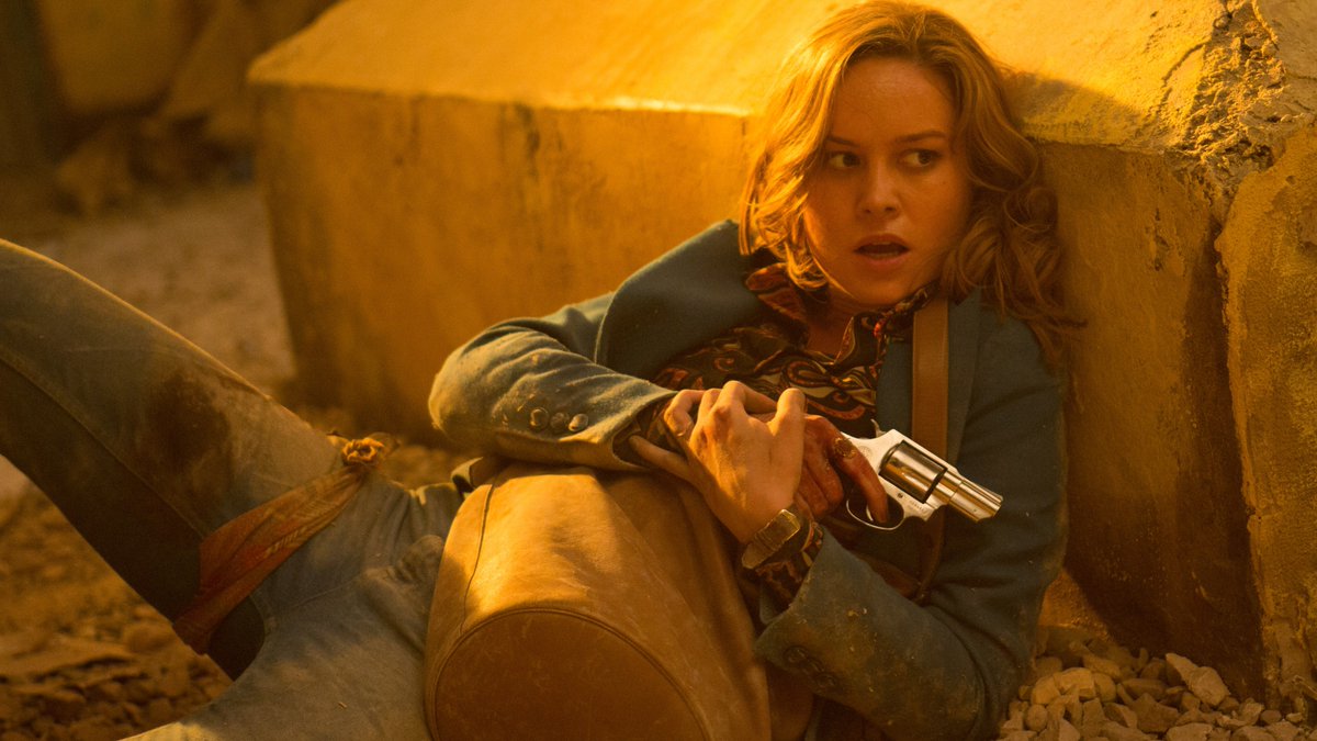 FreeFireJP's tweet photo. 皆さん、「フリー・ファイヤー」はもう50回くらいは観てくれましたかな❓🔥
主演最新作「キャプテン・マーベル（原題）」やら勢い止まらないブリー・ラーソンは、本作では銃弾および罵詈雑言をぶっ放す紅一点を演じております💣ヤツらの大乱闘、ブルーレイ＆ＤＶＤ，デジタル配信でチェックしようッ💥 https://t.co/mg3FnW3rJ3