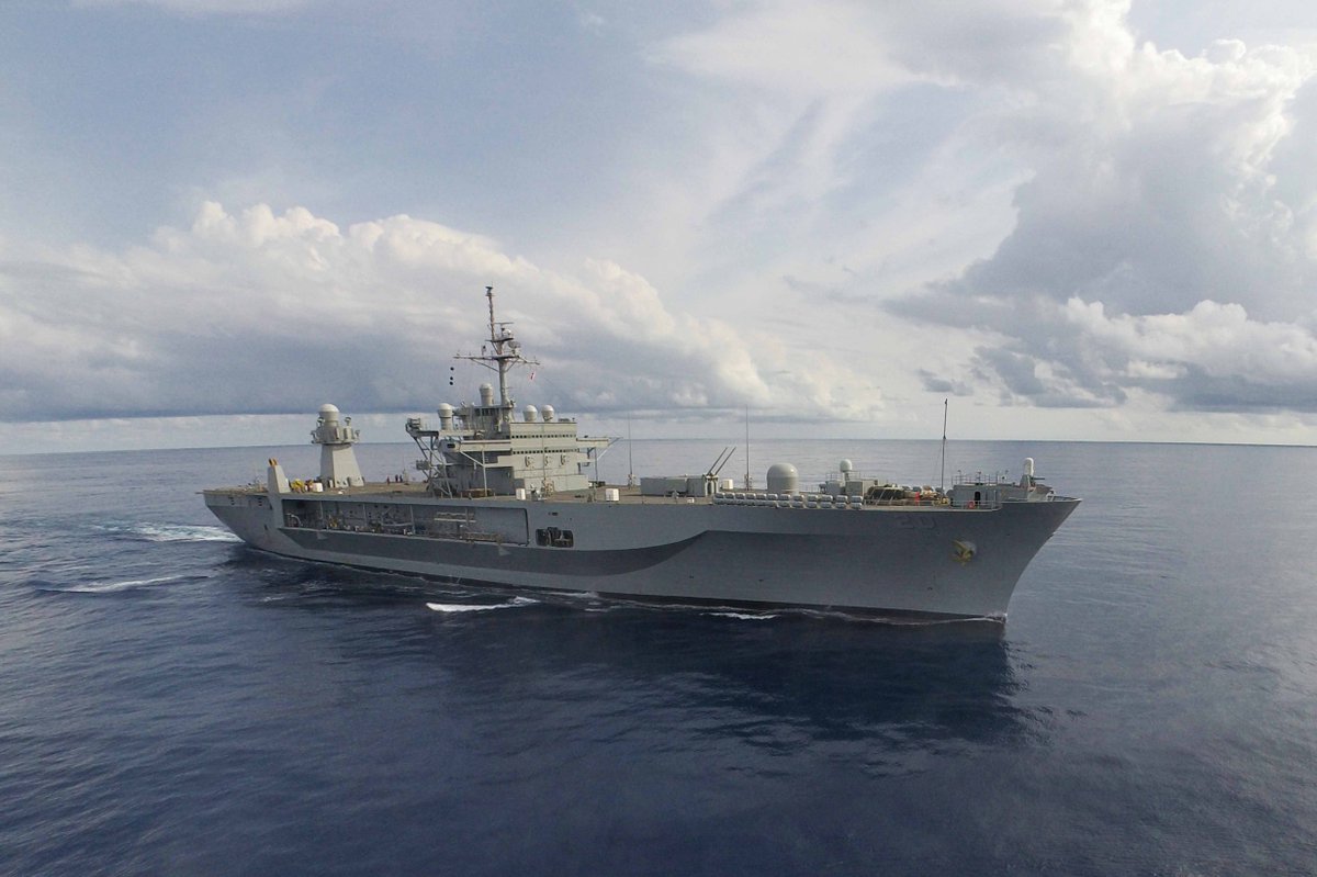 在日米海軍司令部 Auf Twitter こちらはブルーリッジの妹 ブルーリッジ級指揮統制艦の2番艦マウント ホイットニー 第6艦隊の旗艦としてイタリアのガエタ海軍支援施設に配備されています 美人さんですね T Co Vcf9ly5nif 在日米海軍司令部 Auf Twitter こちらはブルーリッジの妹 ブルーリッジ級指揮統制艦の2番艦マウント ホイットニー 第6艦隊の旗艦としてイタリアのガエタ海軍支援施設に配備されています 美人さんですね T Co Vcf9ly5nif