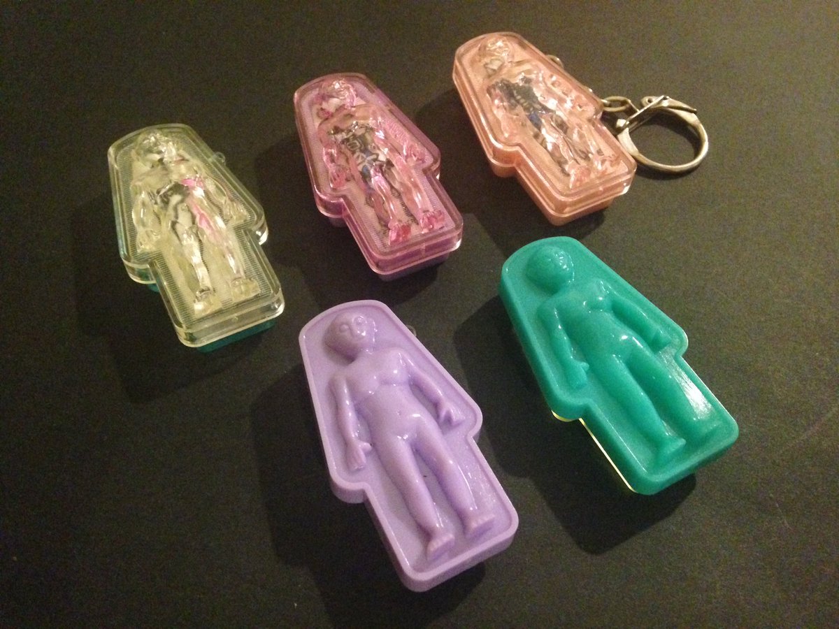 moza_sss's tweet photo. ⚰⚰⚰⚰⚰
#駄玩具
#cheaptoy https://t.co/gAf7cWiean