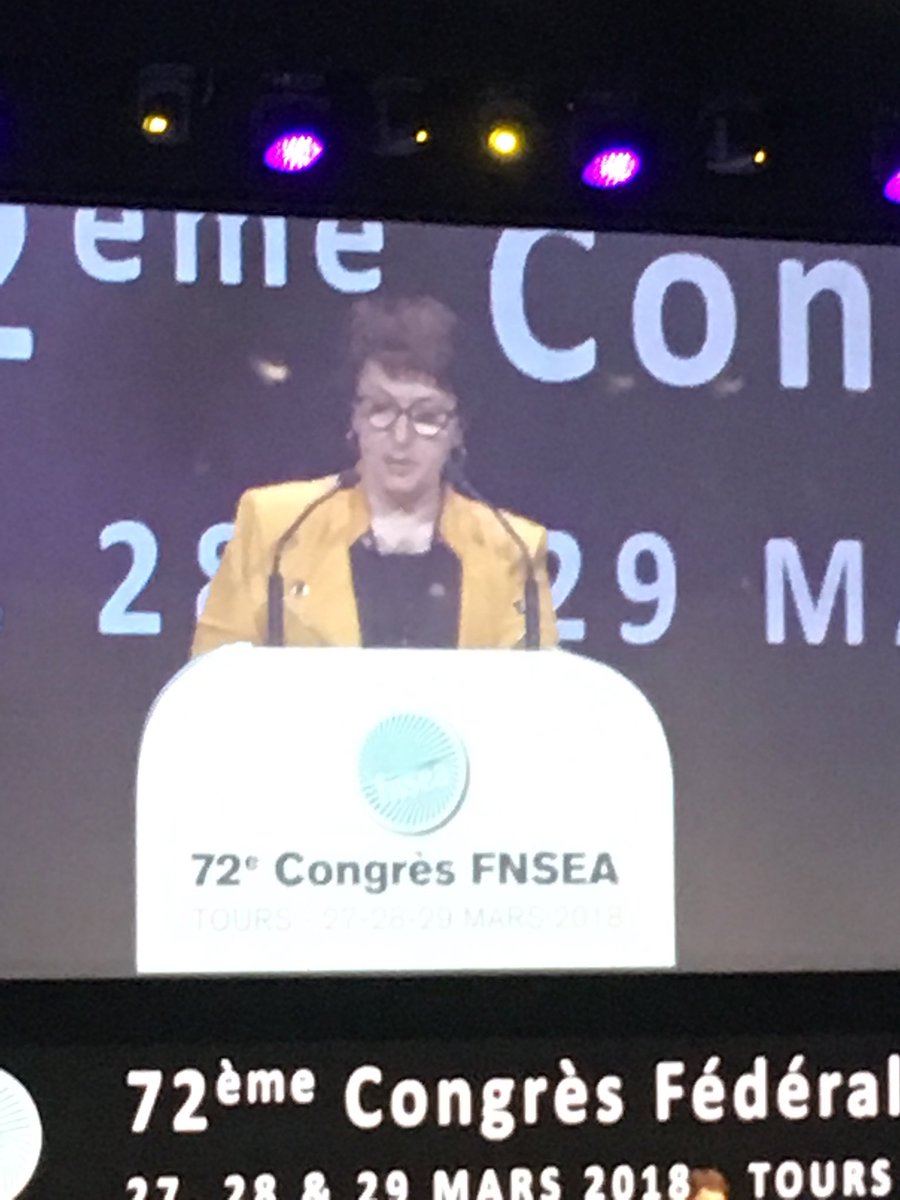 FopProducteurs's tweet photo. #congrès de la @FNSEA , discours de @ChLambert_FNSEA : 
Comment le gouvernement pourrait il autoriser Total à importer de l’huile de palme à tour de bras pour produire du biodiesel à la Mède.
Une question et un message claire pour la défense de la filière #biodiesel #colza 🇫🇷 https://t.co/vd6DE0EMZj
