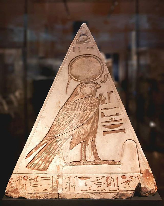 La protezione di Horus è il grande falco che attraversa volando il cielo, la terra, l'aldilà. 
Museo Egizio, Torino
Photo by @deim0s_
Visita il nostro sito ➡ Link in bio ⏩Seguici anche su Facebook
#beniculturali30 #culturalheritage30 #terrerare #yall… ift.tt/2GVmP38