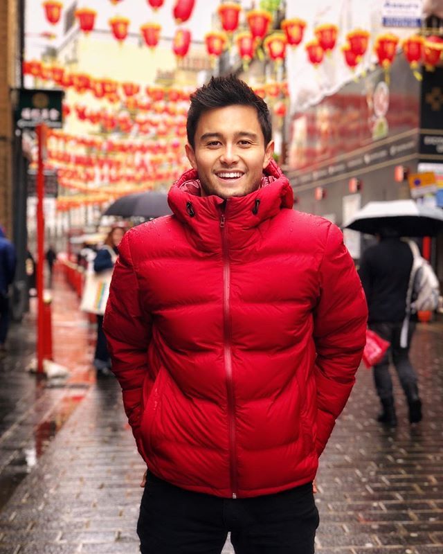 takayahonda's tweet photo. Exploring Chinatown in Soho #redonredonred https://t.co/FsOQjjvliy https://t.co/bhREjG6bZC
