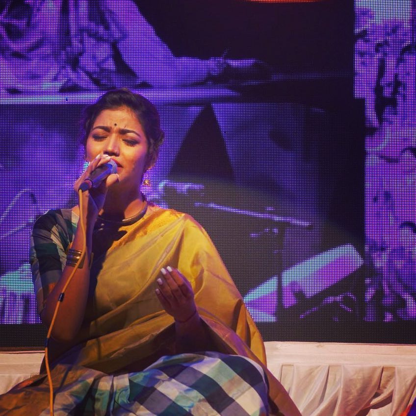 .<a href="/JoglekarJuilee/">Juilee Joglekar</a>  shares a throwback moment of her performing on stage at the #GadkariRangayatan (Gadkari Drama Theatre) 😍

#MusicLover #Singer #MarathiSinger #ThrowbackThursday