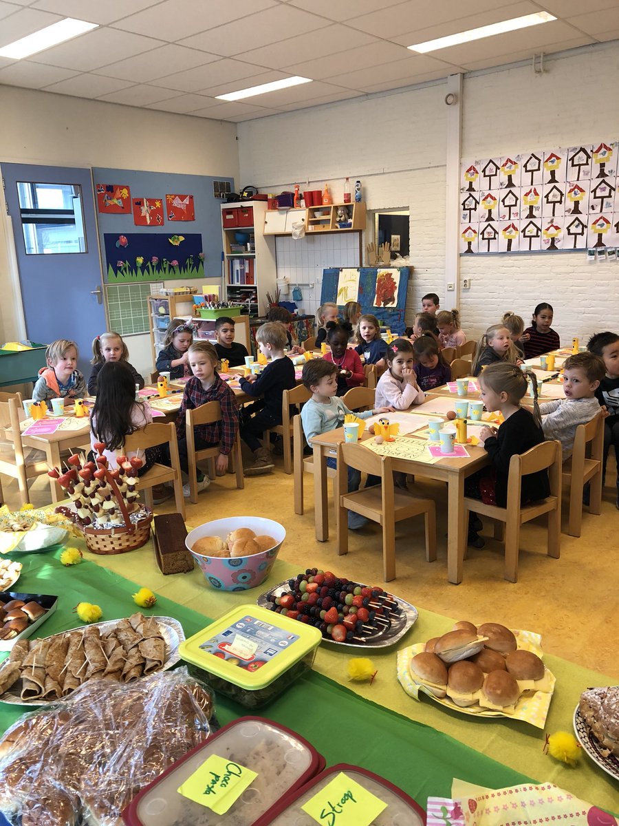 amstelschool's tweet photo. Paasontbijt in alle groepen https://t.co/fNtCVuq65i