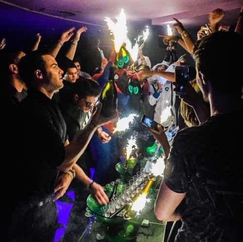 rkoibot's tweet image. All The Way Up ????????????#CrazyWeekend #Geneva ????????  by allefoglia