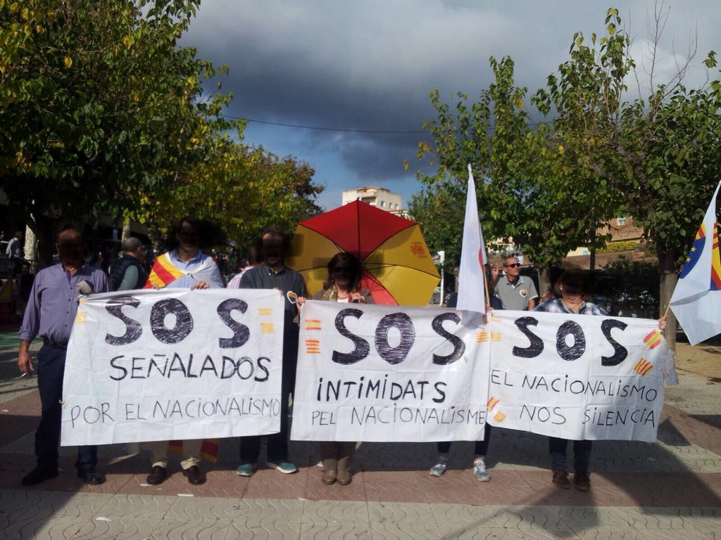 republicadel3's tweet image. Si, por fin escucho a alguien que habla de nuestros sentimientos. 
Nos han ignorado, silenciado, ninguneado e insultado sin pudor.

Y fue y sigue siendo una constante. 

Alcemos nuestras voces!! Cataluña somos todos!

#stopnationalism #155enTv3Ya #bcnviafora