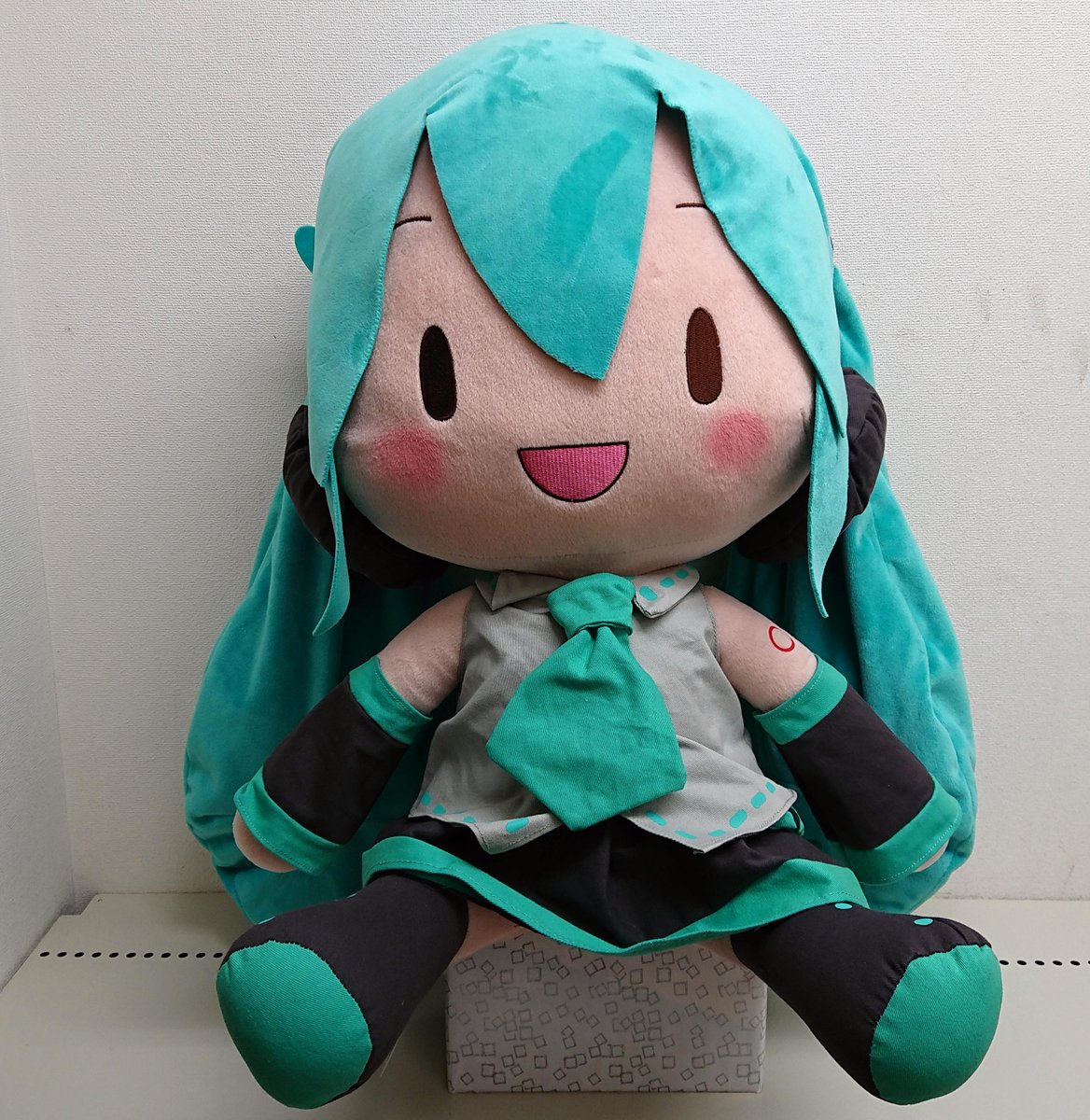 ボークス秋葉原ホビー天国１ ２ V Twitter 2fキャラ雑貨 おっきなミク 初音ミク どでかジャンボふわふわぬいぐるみ 入荷 Akiba ホビー天国 初音ミク