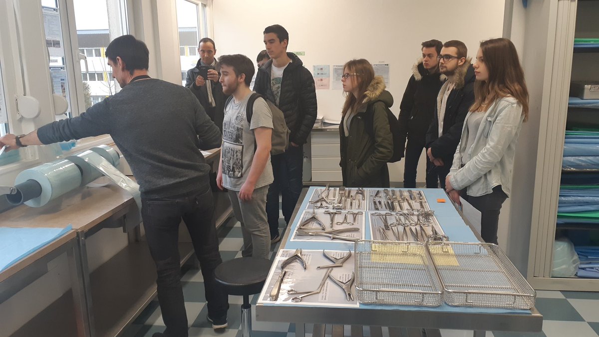 LMThomasPesquet's tweet photo. Journée de promotion de la filière propreté au LP #LesSapins. Une formation diplômante jusqu'au niveau master et pourvoyeuse d'emploi. Accueil par les 1GA et ateliers de démonstration avec de nombreux professionnels (internationaux) du secteur
#Erasmus+ https://t.co/VS2pixlR8Y