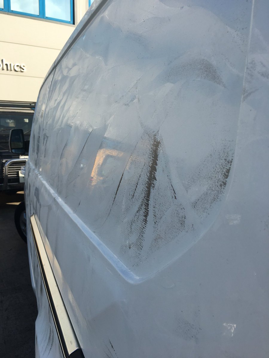 ImpressPrintMcr's tweet photo. Has anybody else had this problem with @3MWrapsUK LX480Cv3 purchased from @William_Smiths it took over 11hrs to remove a part wrap and after 10hrs of cleaning the adhesive still won’t come off the bodywork? https://t.co/LDcrY9yTla