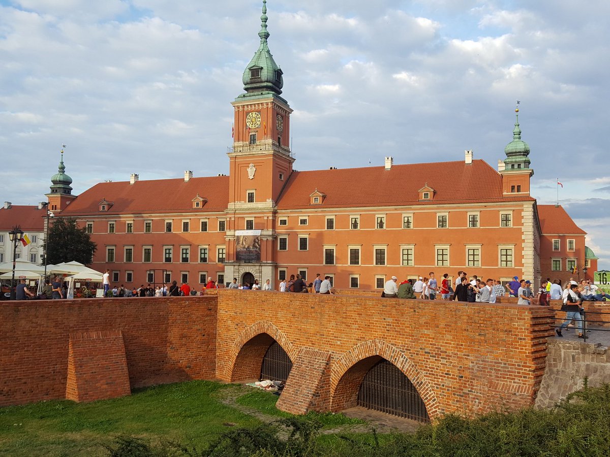 PolandTravel_UK's tweet photo. #Krakow and #Warsaw the most affordable city break destinations in #Europe @krkexperience @ewarsaw https://t.co/VIM9gQfC97 #citybreak #Poland #wegotoPoland #PolandTravel #visiteurope https://t.co/hkV6kzJw7u
