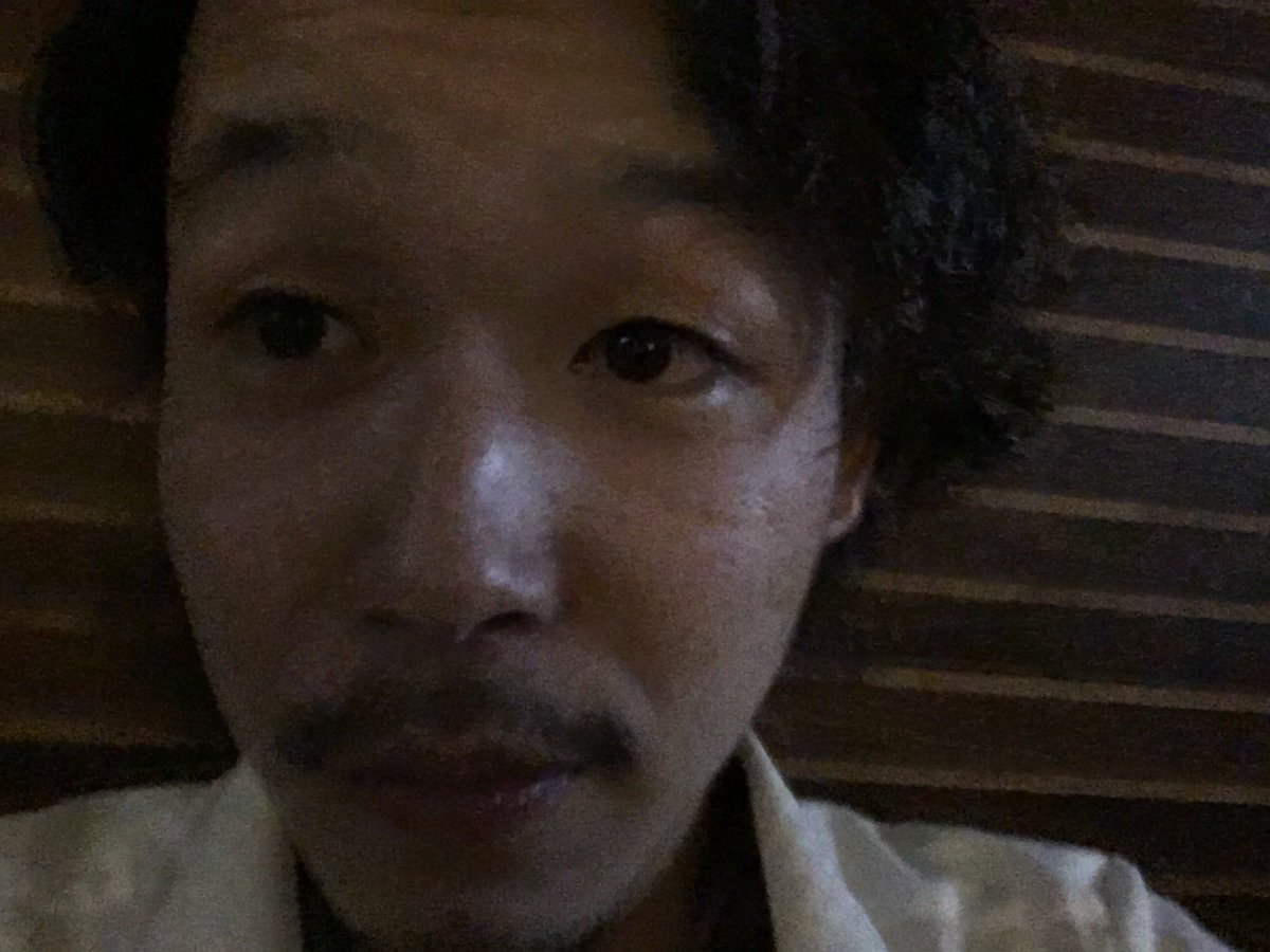 DMkhi's tweet photo. @nma2744 @TJ1rq7x267 どっち？本物？ https://t.co/5Ea1fUt5fh