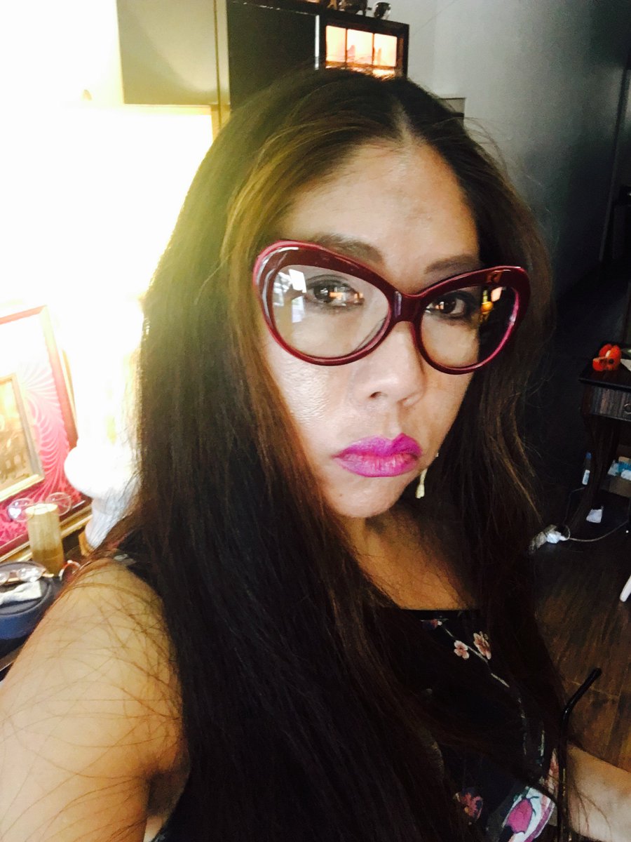 veniceawong's tweet photo. Eyeglass shopping @hoteldeville today I need help deciding which pair to buy Hope the stylish designer of these cute cat eye peepers can help a girl out @DesignerANT #AshleyNellTipton por favor?
#fashionista #actorslife #actress #glamsquad #influencer https://t.co/sHB6Vsxopz