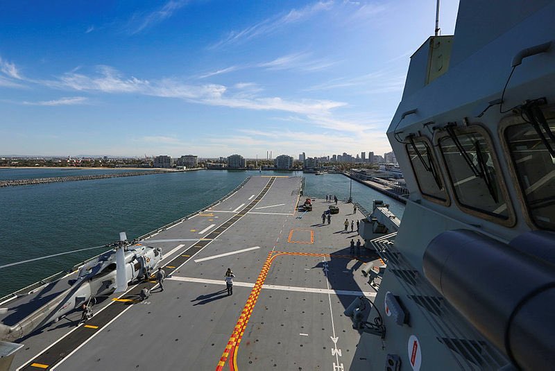 #POTD great shot of #AusNavy’s 230-metre long #LHD #HMASAdelaide during a recent  port visit to #Melbourne