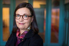 KIM2018gbg's tweet photo. Skärtorsdag och vi passar på att öppna ett påskägg! Gymnasie- och kunskapslyftsminister Anna Ekström kommer att inviga Kompetens- och Integrationsmässan 9 april. Varmt välkommen till Göteborg och Världskulturmuseet :) #kim2018gbg https://t.co/sdPORz0XC9