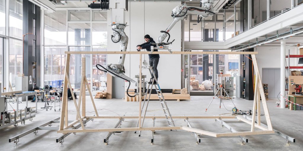 dnl_klos's tweet image. A robot building a house. This is equally amazing yet terrifying...  ow.ly/2bgr30jceNF Check out some of our own work here: ow.ly/3Vju30jceTj #RobotBuilders #BuildersInLondon