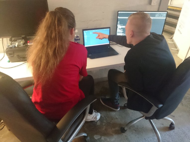 bitjam's tweet image. We aim to inspire at Bitjam! Here&apos;s our developer at last year&apos;s Spode open day where we held  code workshops to demonstrate coding on a beginner level, so anybody - including children - could join in and learn on the day bit.ly/2GkLGw6 #stokeontrent #codeworkshop #spode