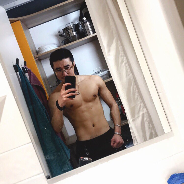 CoachNeiram's tweet photo. « On aime pas la défaite, c’est pour mieux t’enculer qu’on fait semblant de perdre ! » 💪😈 #Lacrim #colonelcarrillo #teamshape #BTArmy #quedusale #nopainnogain #ClermontFd #instagram 

@Tan_Phat98 👈📸🏋🏻‍♂️✅ https://t.co/XWs3ihXN3U