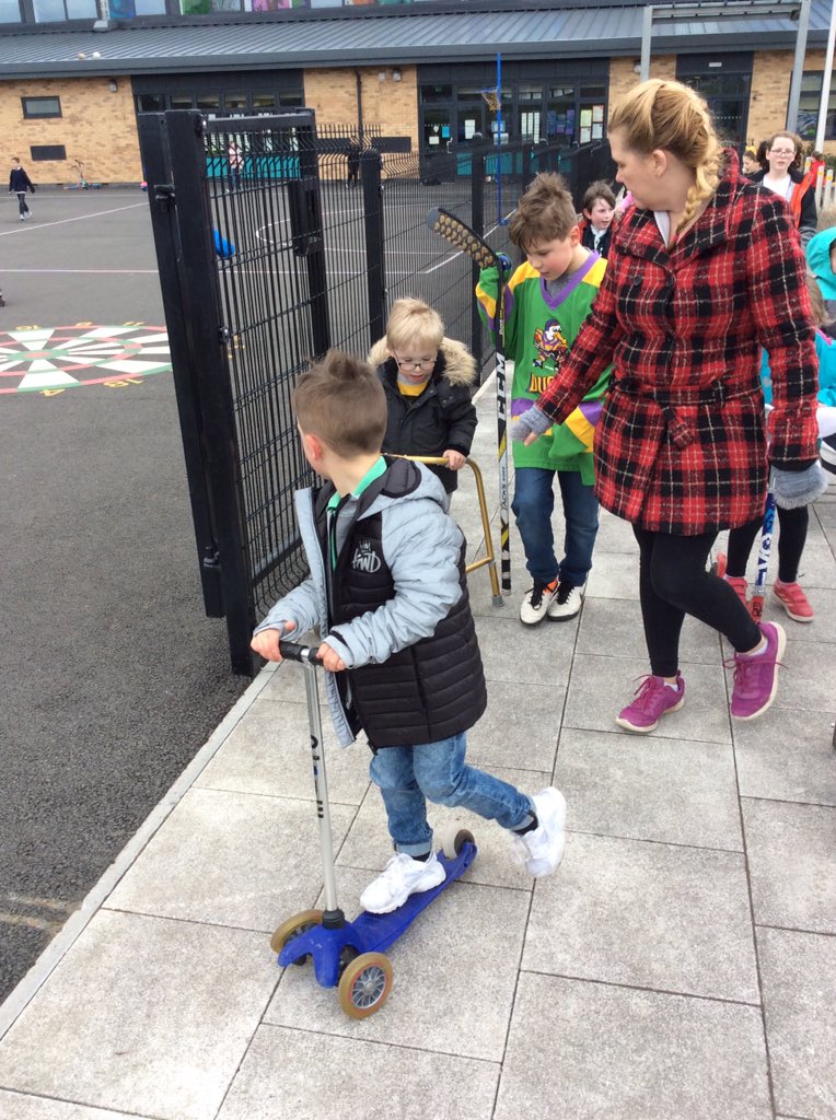 missbpugh's tweet photo. Mwynhau codi arian i'r @NantTalwgPTA! Raising money for @NantTalwgPTA #nawdd #sponsormoney #diolch #thankyou https://t.co/uHhUbjslB5
