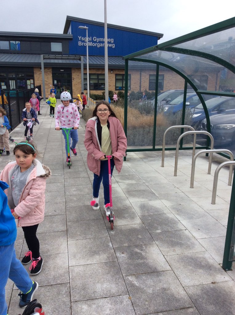 missbpugh's tweet photo. Mwynhau codi arian i'r @NantTalwgPTA! Raising money for @NantTalwgPTA #nawdd #sponsormoney #diolch #thankyou https://t.co/EBhjB7JhX6