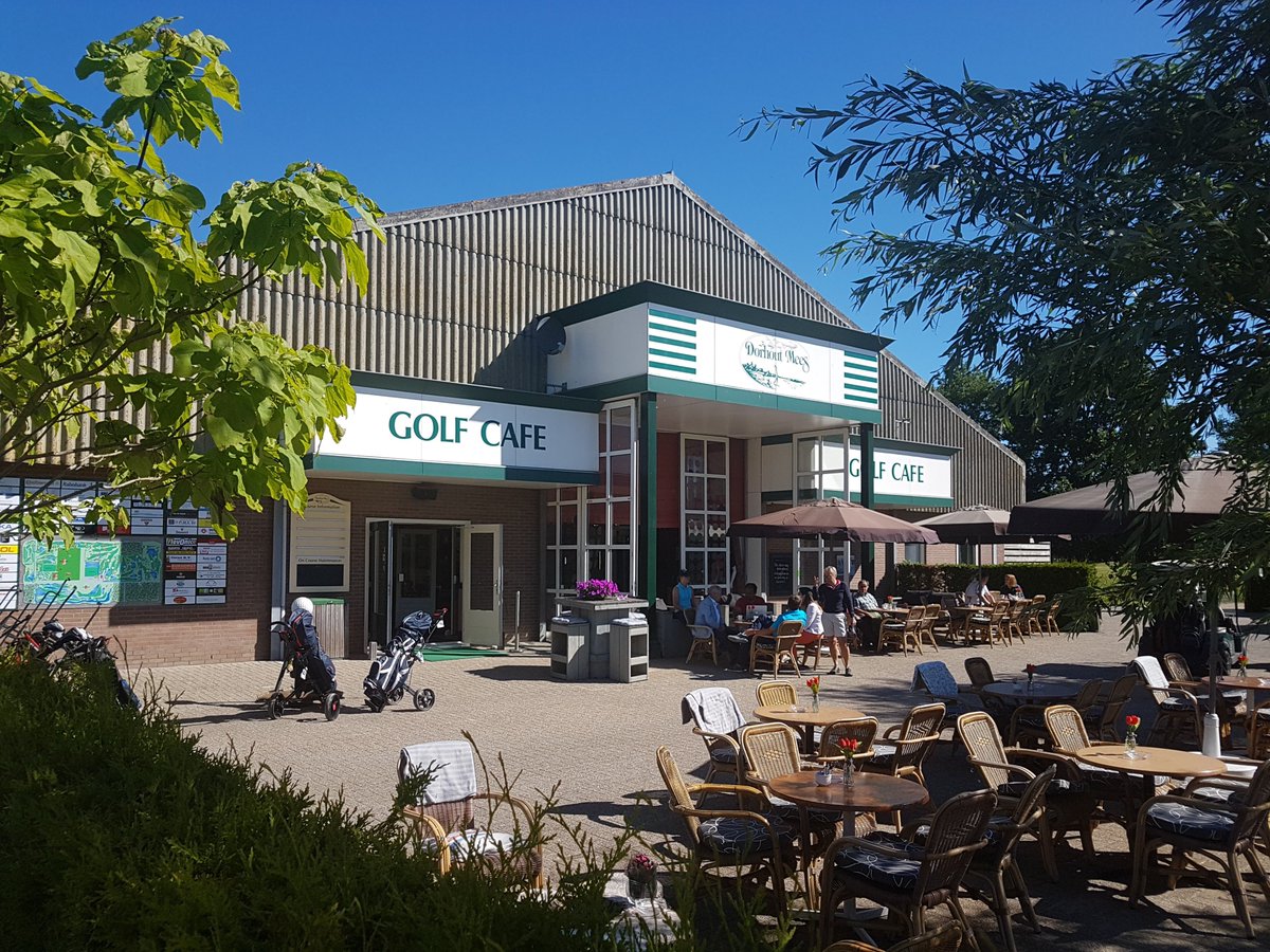 Misschien heeft u het al gezien maar sinds maandag 26-3 is het golfcafe weer open. Alles is weer op orde en wij ontvangen u daar graag. In maart zullen we nog niet een volledige een volledige kaart en keuken gaan draaien maar u kunt uiteraard wel terecht voor een lekker drankje.