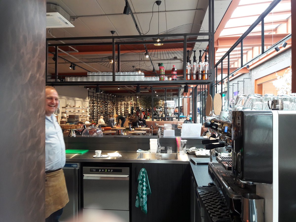 Mooie nieuwe zaak! #snoeren schoenen #teteringen <a href="/Mikokoffie/">Mikokoffie</a> <a href="/purokoffie/">Puro Koffie</a>
