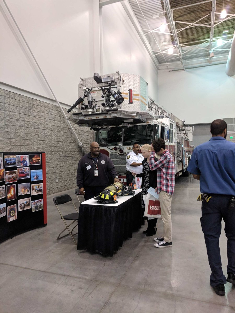 LINC5_LHS's tweet photo. #LINC5 students at the Hampton Roads Youth Career Expo #education #jobs https://t.co/09NPIDYWcr