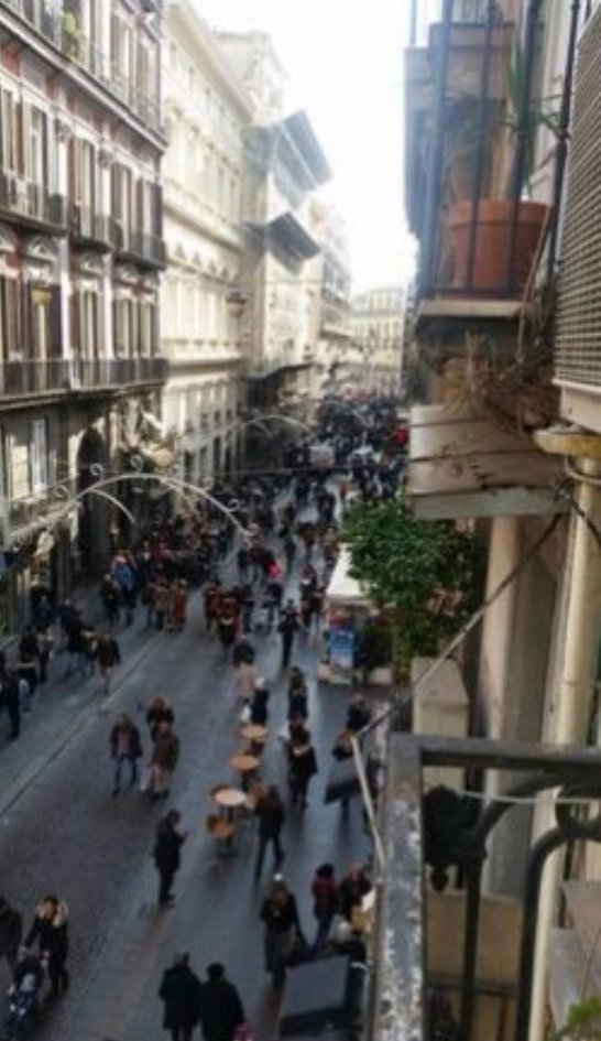 gnoccadelsud's tweet photo. "Giovedì Santo ‘o «struscio» è nu via vaie:
Tuledo è chiena ‘e gente ‘ntulettata,
ca a pede s’ha da fa’ sta cammenata,
pe’ mantene’ n’usanza antica assaie.
- Mammà, ci andiamo? - Jamm
- Vediamo due sepolcri e ‘a passeggiata"
#struscio #tradizioni
#giovedisanto
#scrivoarte https://t.co/jHzk4ki6Pk