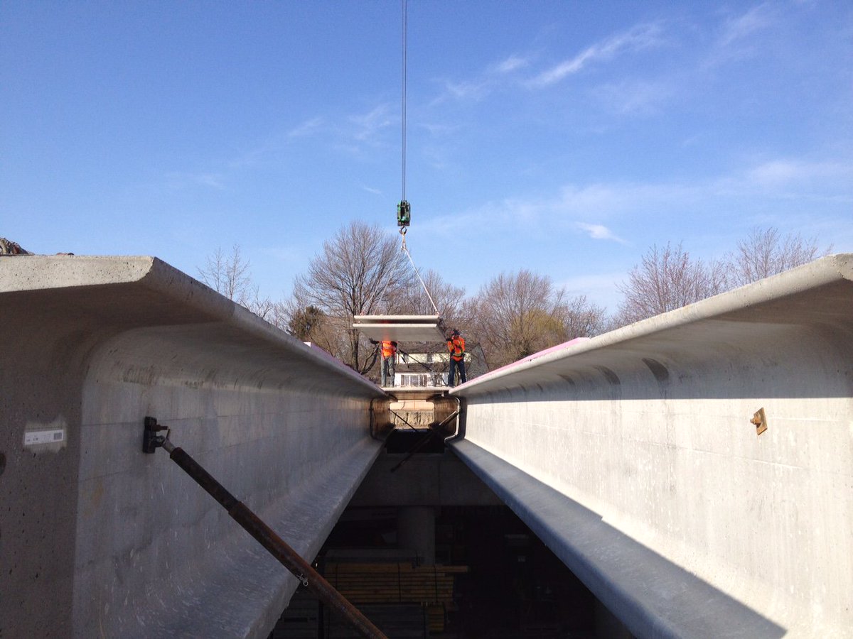 CPCI_Canada's tweet photo. The Rt. Honourable Herb Gray #Parkway in Windsor, ON, will connect to the yet to be built Gordie Howe #Bridge which will be the second bridge crossing between Windsor &amp; Detroit, easing congestion at the busiest Canada-US border crossing https://t.co/yi3GYkh9mZ #precast #concrete https://t.co/4CfynEy4MA