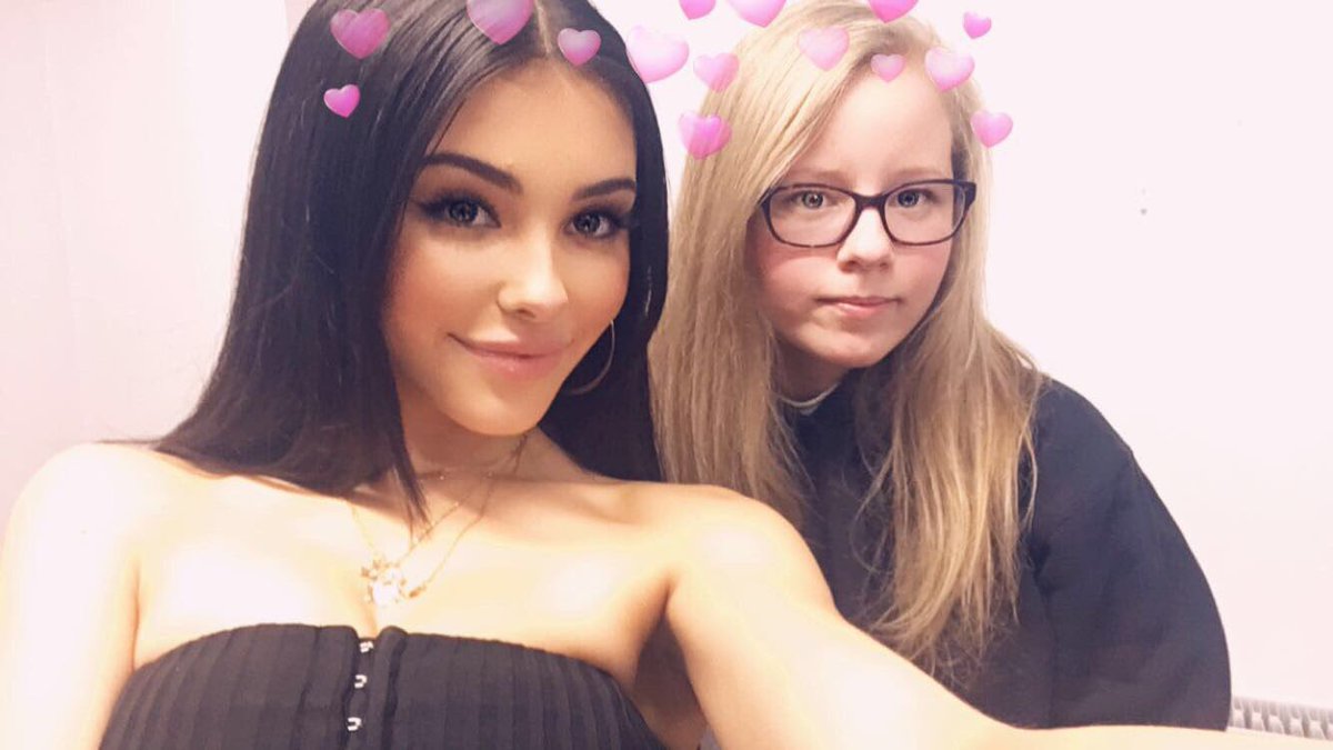 QueenBxtch13's tweet photo. 24/03/18 @madisonbeer best night of my life. My sister and I cannot believe that this actually happened but it did and we talk about it every night. 🙈 #AsShePleasesTour https://t.co/PtO6xGWGCd