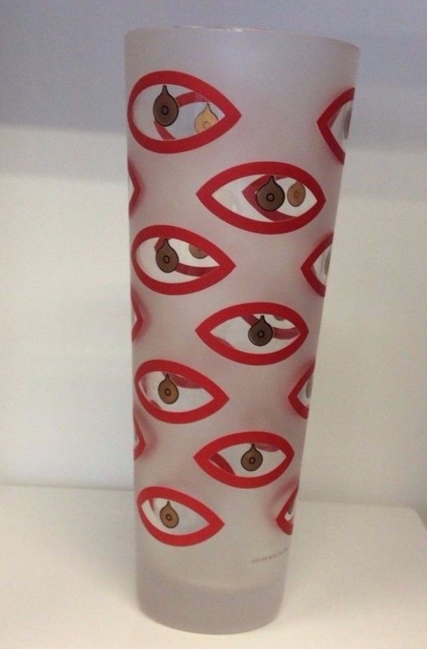 This gorgeous vase by Rosenthal/ Egizia in Italy for their HWC (Handle with Care range)The name of this piece is Nazar and the featured artist is Defne Koz and it’s up on our eBay shop ebay.co.uk/oasisdomestica… Go check it out, have a lovely evening!💖🌷🌸