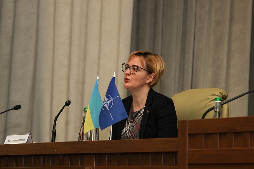 NATOinUkraine's tweet photo. The NIDC at the opening #StratCom training module for cadets of the National Guards of Ukraine. Discussing with future leaders challenges of protecting trust and bridging words and deeds #NATOPDP https://t.co/HWR9cUCyHV