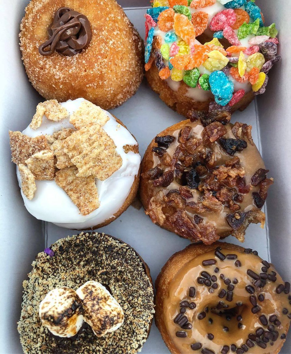 FierceFinds's tweet image. What is your favorite donut?  We came across the cutest little donut shop called #doughboy in Mizner Park in Boca the other day have you guys tried them? bit.ly/2DMYtVZ