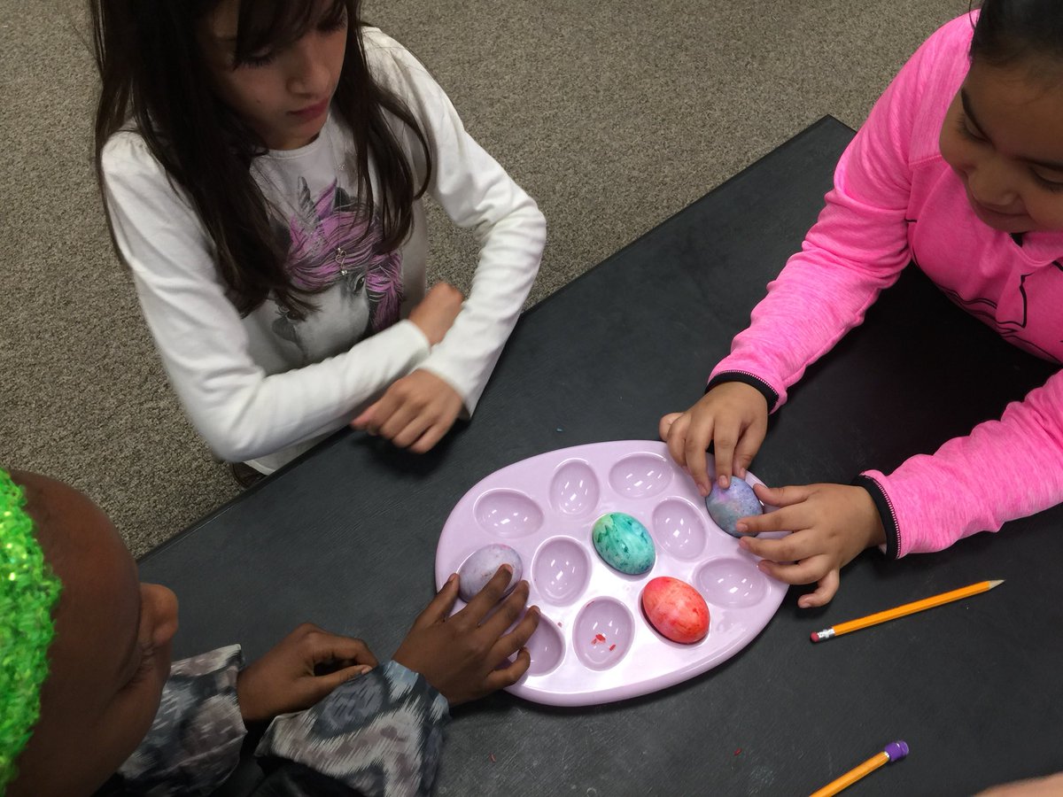 MahraSanders's tweet photo. Dyeing Eggs in rice with Mrs. Bridges. #STREAM #cisdtigers https://t.co/DY8FzbugwG