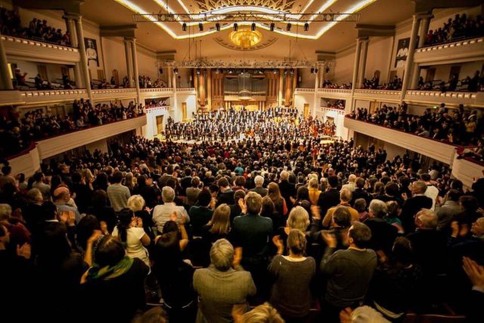 Mantente informado de todos nuestros eventos y noticias, siguiendo nuestra cuenta de Instagram  instagram.com/sinfonicasimon…  
||#29Mar  #JuevesSanto #DDHH #Tokio #PianoDay
