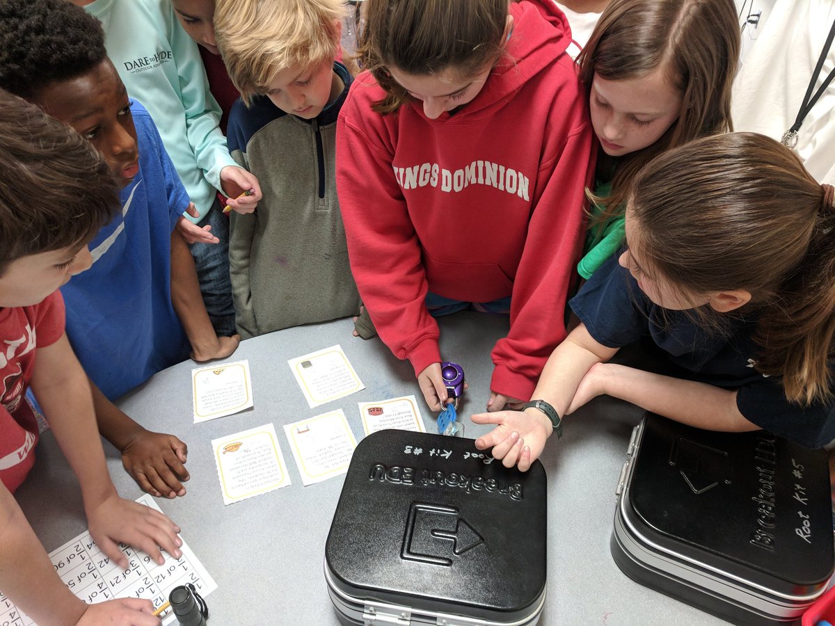 RootITF's tweet photo. Fifth grade students in Mrs. Helsel's first class completed The Fraction Thief Breakout EDU and broke out! #math5NF6 #math5NF7 @stemrootelem @RootElem @KateHelsel https://t.co/v7IvZ0STJ9