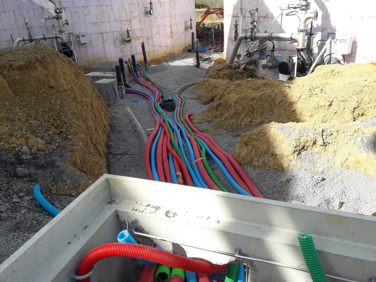 Ca se précise sur le chantier ! Réseaux, matériel, raccordements s'activent pour que tout baigne cet été 👷‍♂️#biogaz #biomethane #EnR