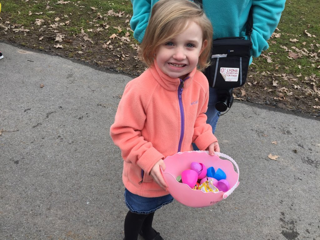 LyonsTeamUPK's tweet photo. We each found eight eggs!! https://t.co/j1AkKEW21f
