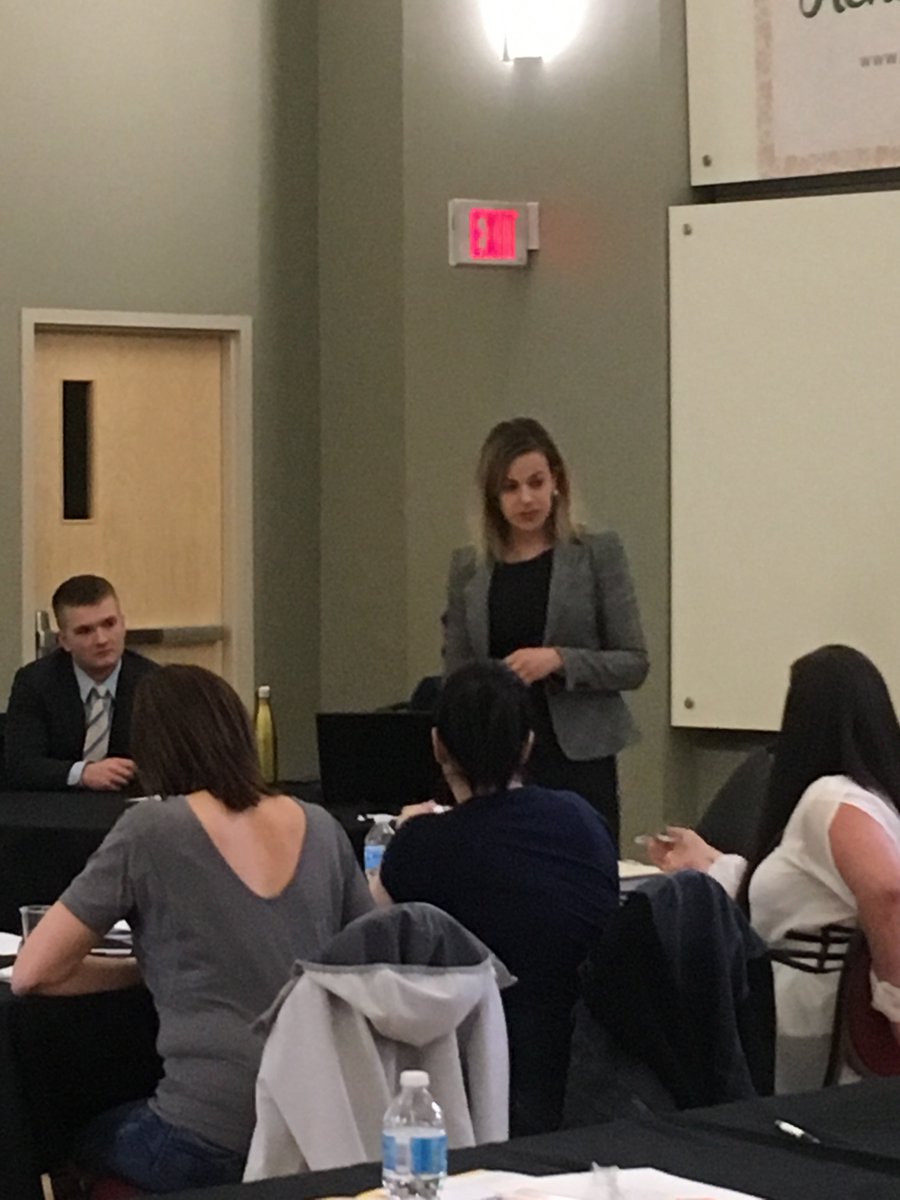ARLOAlberta's tweet photo. Cette semaine, la tournée de l’Autobus de la justice qui a lieu à Lethbridge vient clore la saison hivernale du projet. Merci aux quatre étudiants dynamiques participants de l’UofC ainsi qu’à Me Kimberly Arial pour une présentation des plus interactives! @AJEFA @UCalgaryLaw https://t.co/bqtmgIuub4