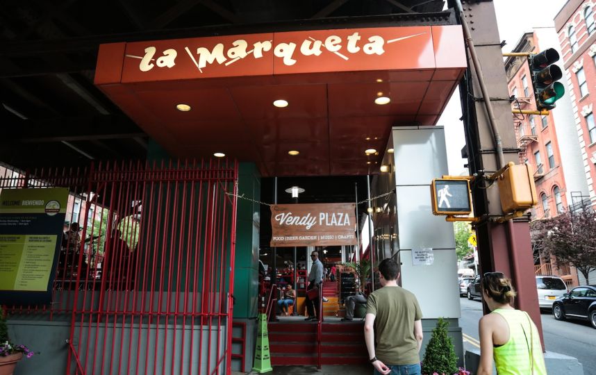 Lenox_Terrace's tweet photo. @LaMarquetaNYC is a beautiful marketplace on Park Avenue that offers a variety of food shops along with live music and occasional cultural events. https://t.co/dXnC2SAJLk