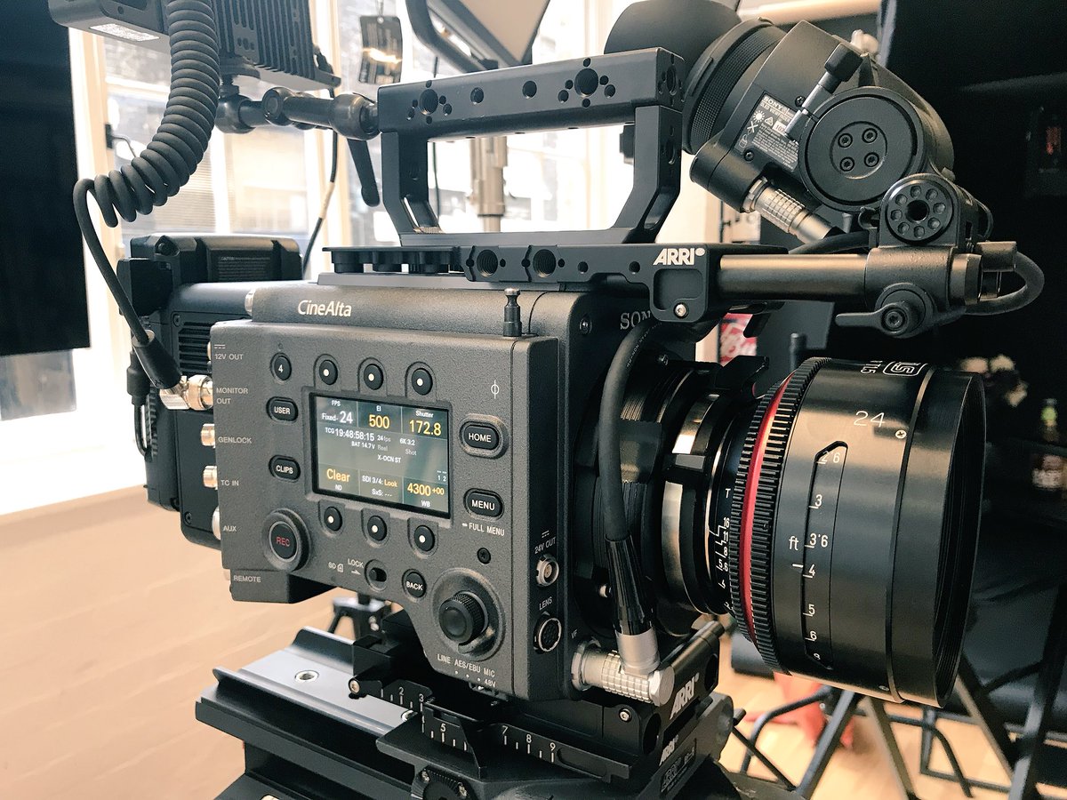 Rig Envy much? 

<a href="/sonyproeurope/">Sony | Professional Europe</a> @SonyCineAltaEU #SonyVenice #CineCamera @WeAreTLS #K35 @ARRI_PCA <a href="/SmallHD/">SmallHD</a> #CineLens #cinematography